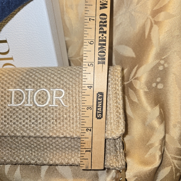 Dior Tan Women\'s Bag with Gold Chain GWP
